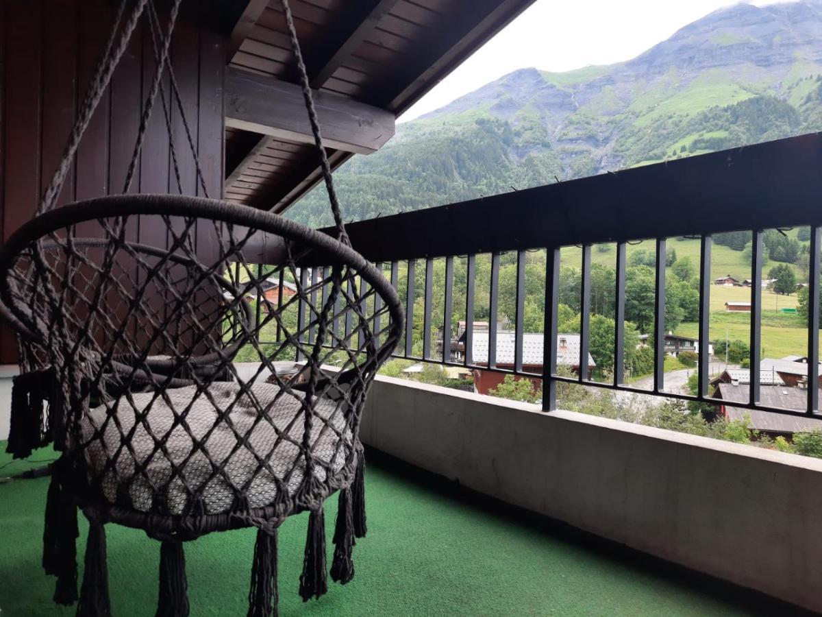 Appartement En Plein Centre Du Village 레컨테민스몬트조이 외부 사진
