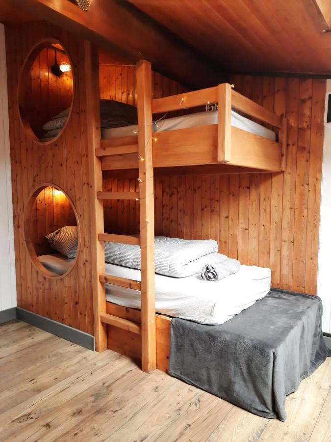 Appartement En Plein Centre Du Village 레컨테민스몬트조이 외부 사진