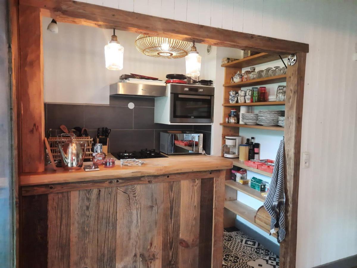 Appartement En Plein Centre Du Village 레컨테민스몬트조이 외부 사진