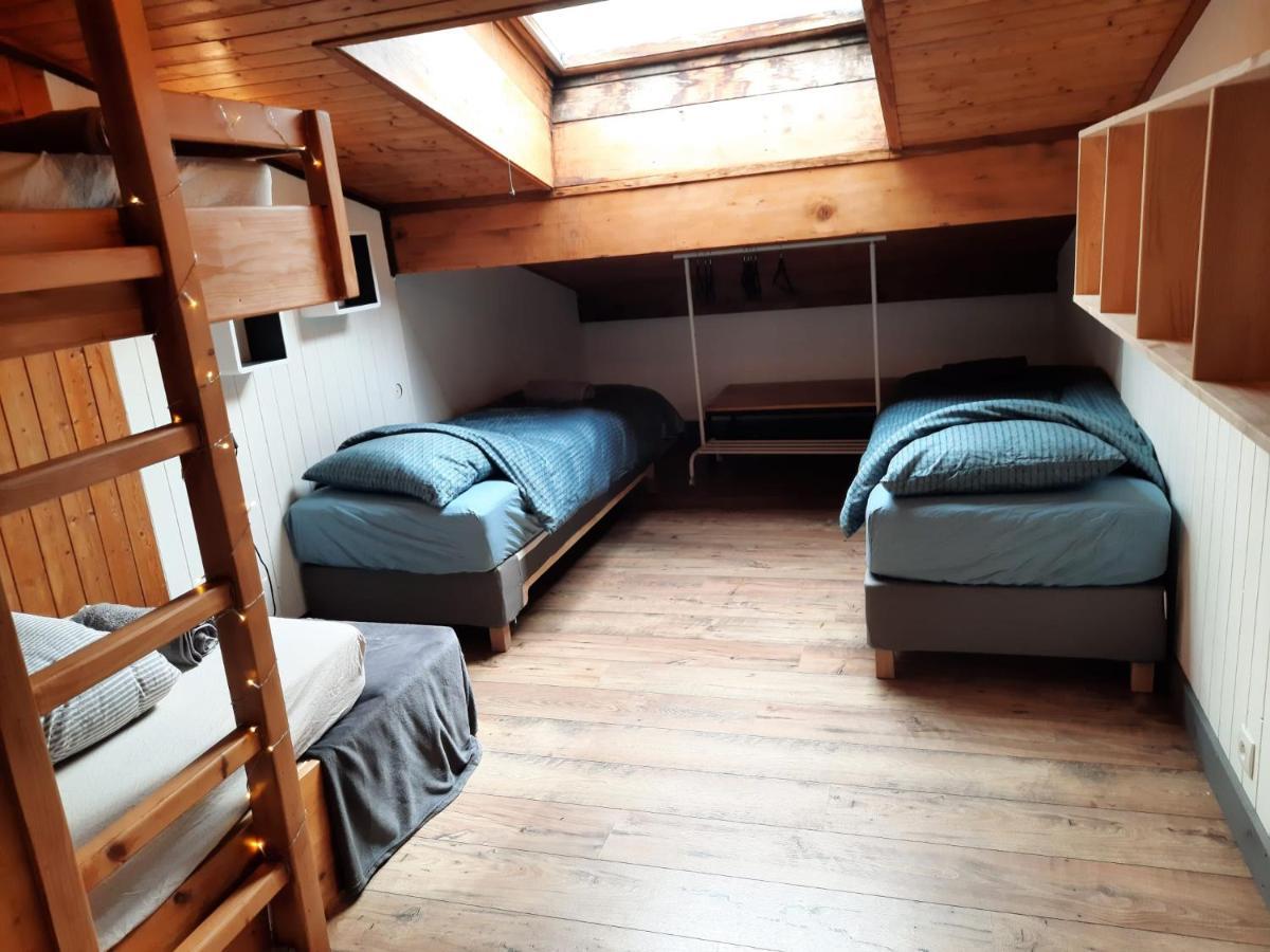 Appartement En Plein Centre Du Village 레컨테민스몬트조이 외부 사진